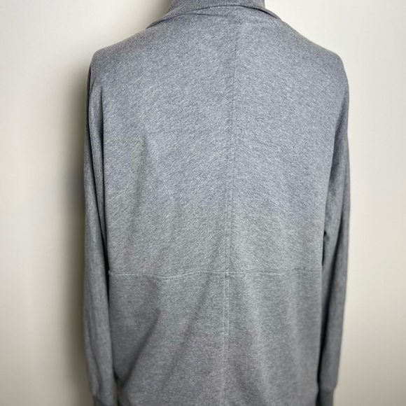 Banana Republic women’s knit comfy gray cardigan XS no buttons or zip - Picture 3 of 5